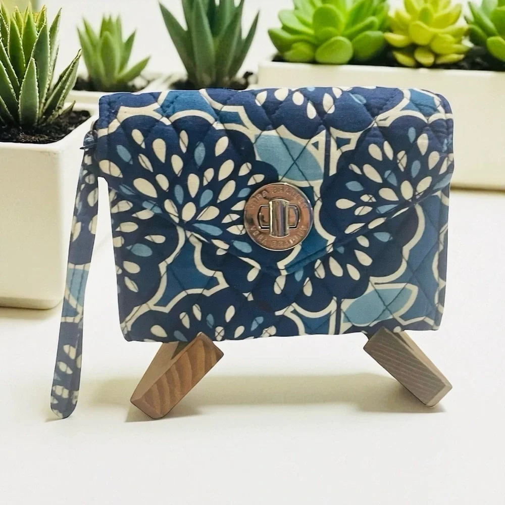 Vera Bradley~ Turn Lock Wristlet/Wallet~ Petal Splash Pattern~ 6.25
